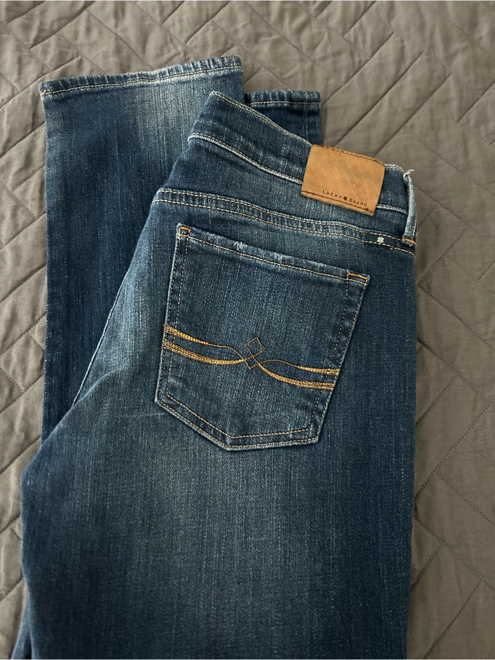 Lucky Brand women’s Dark Blue Straight-Leg Jeans